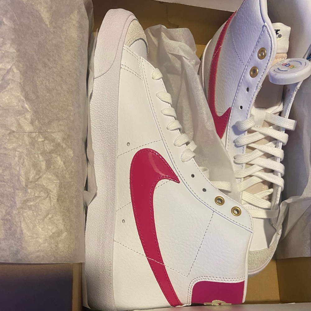 blazer mid ‘77 world tour